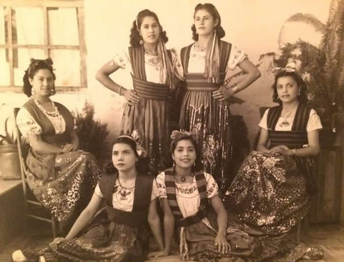 Historic Photos That Show How the World Looked 100 Years Ago
