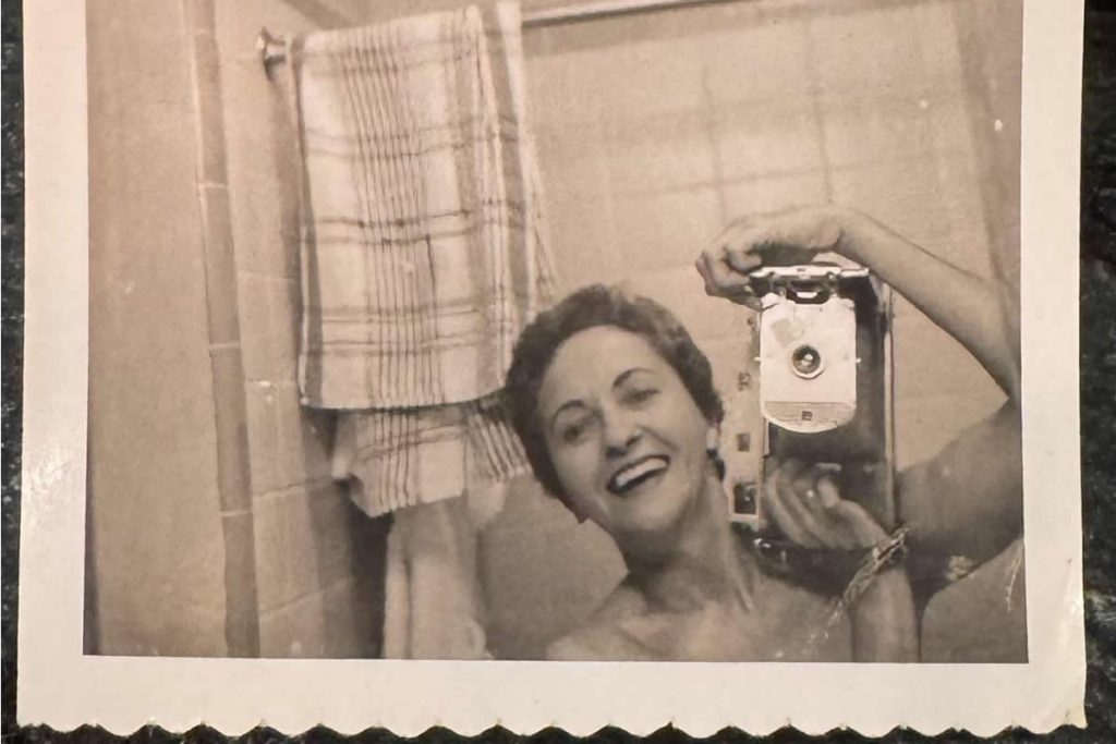 Historic Photos That Show How the World Looked 100 Years Ago