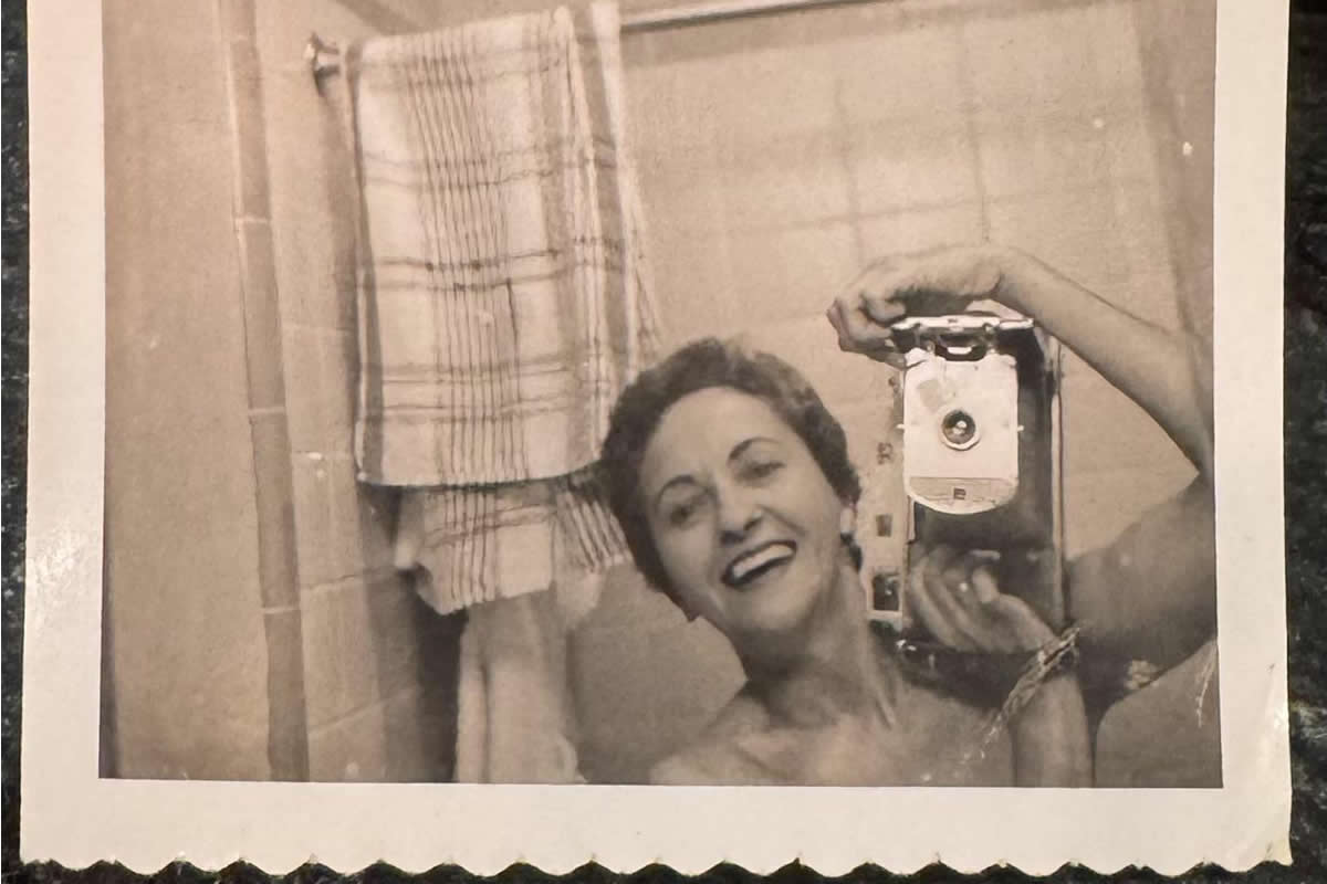Historic Photos That Show How the World Looked 100 Years Ago