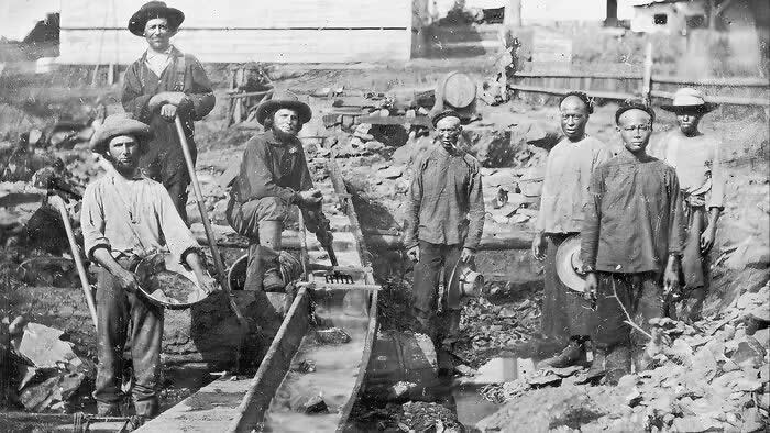 Historic Photos That Tell the Story of American Life