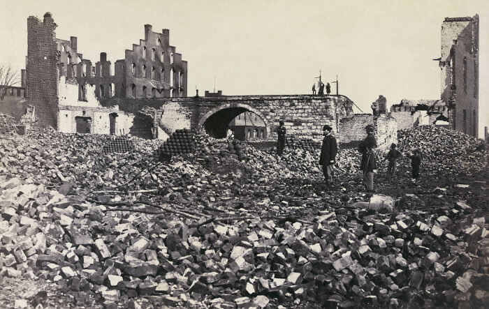 Historic Photos That Tell the Story of American Life