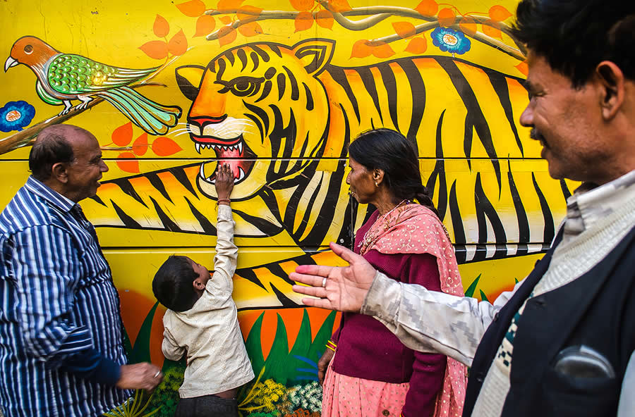 Indian Street Photography by Ayanava Sil