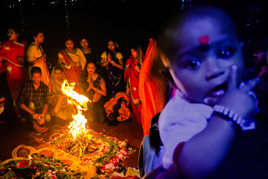Indian Street Photography by Ayanava Sil