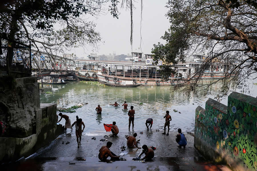Indian Street Photography by Ayanava Sil