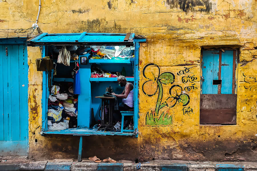 Indian Street Photography by Ayanava Sil
