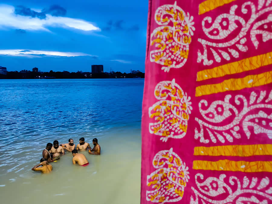Indian Street Photography by Ayanava Sil