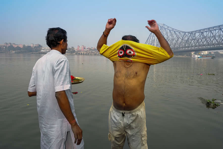 Indian Street Photography by Ayanava Sil