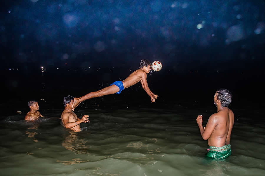Indian Street Photography by Ayanava Sil