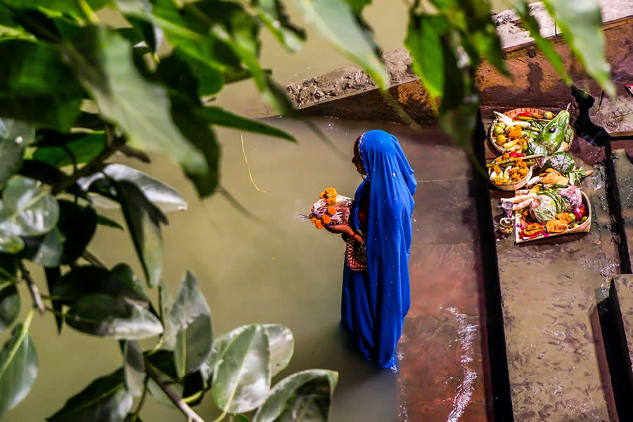 Indian Street Photography by Ayanava Sil