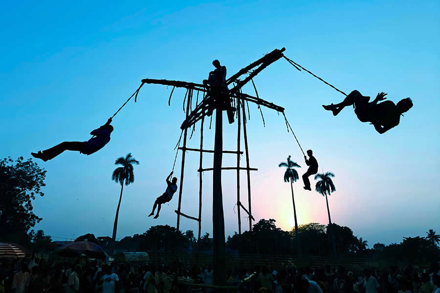 Indian Street Photography by Ayanava Sil