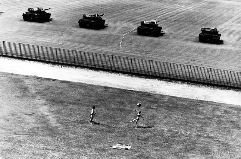 Black and White Photos From World-Renowned Photographers