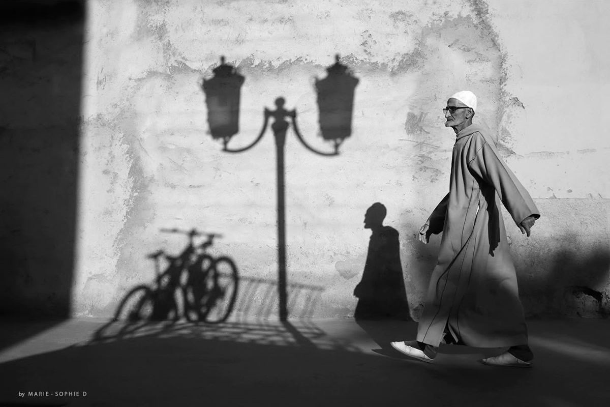 Art of Perfect Composition in Black and White Street Photography