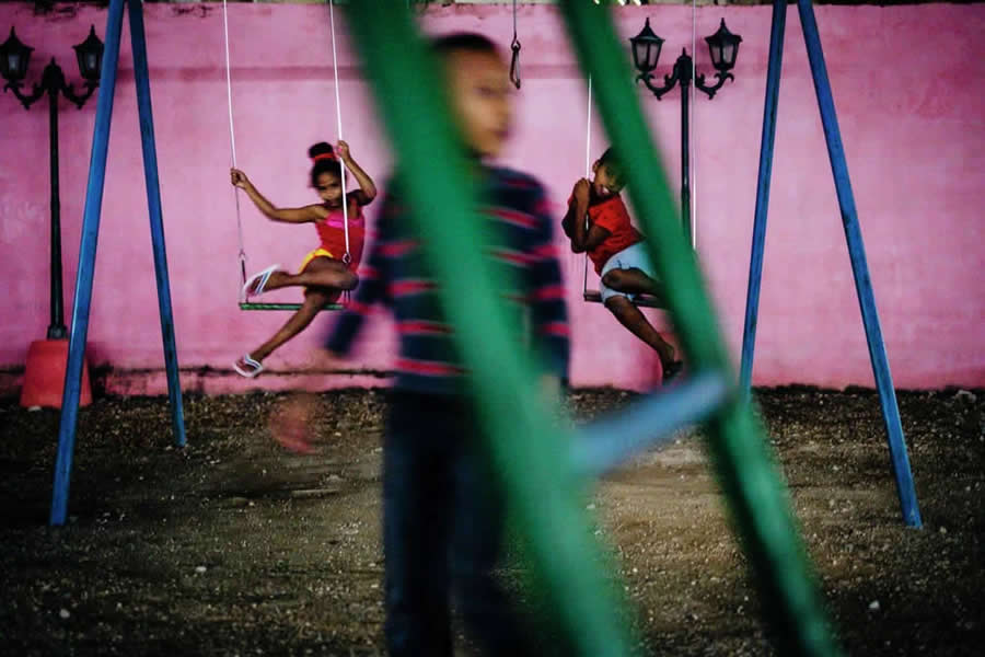 Street Photography by Gustavo Minas