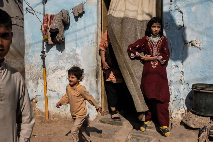 Street Photography by Maude Bardet