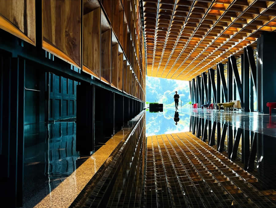 Indonesia Street Photography by Nikodemus Widjaja