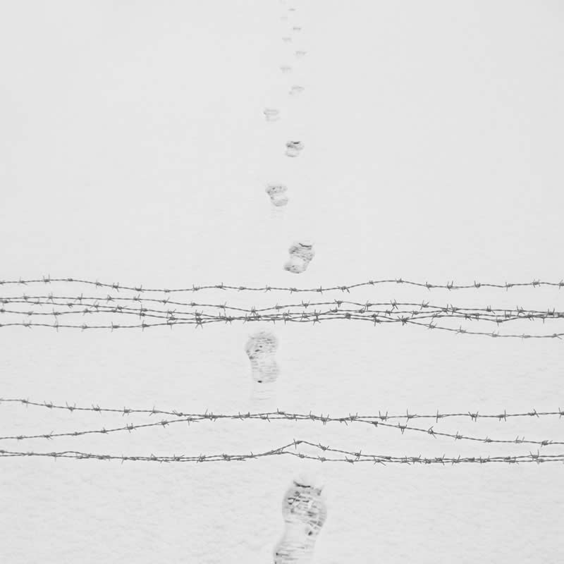 Minimalist Black-and-White Photography by Mostafa Nodeh