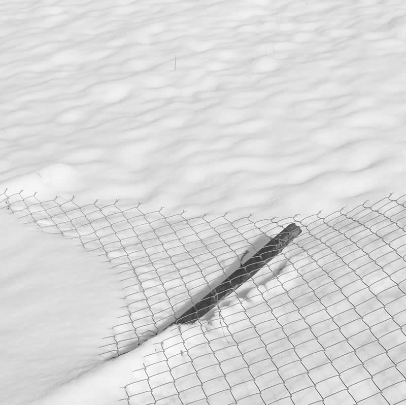 Minimalist Black-and-White Photography by Mostafa Nodeh