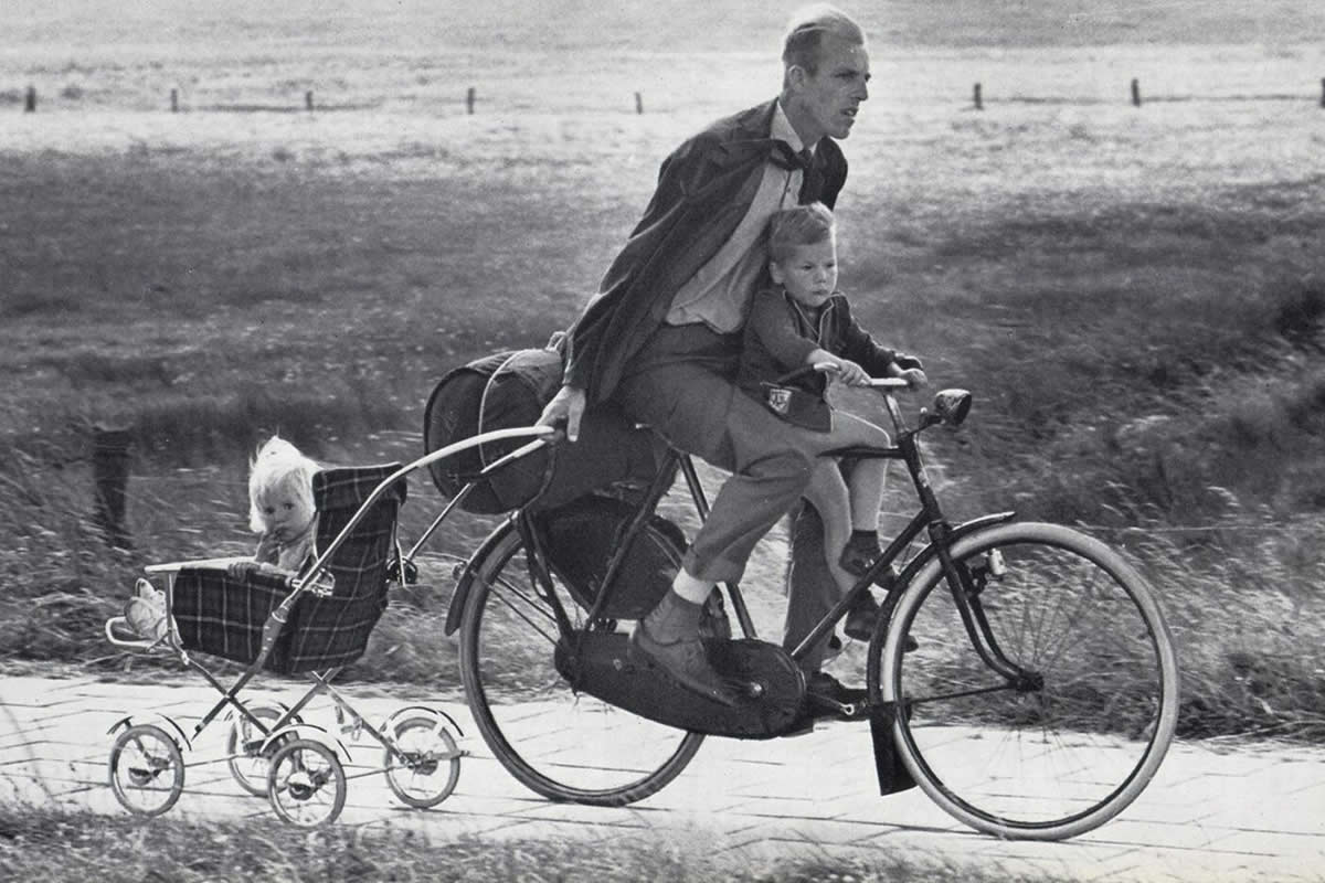 Striking Vintage Photos That Show What Daily Life Looked Like a Century Ago