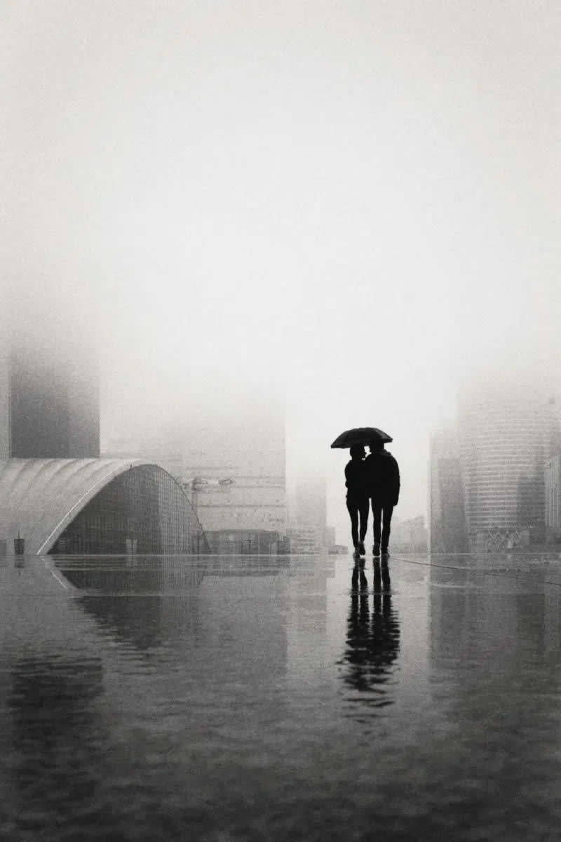 Together by Selaru Ovidiu - 2025 Minimalist Photography Awards Street Winners