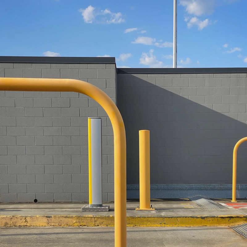 The In-Between by Glenn Homann - 2025 Minimalist Photography Awards Street Winners