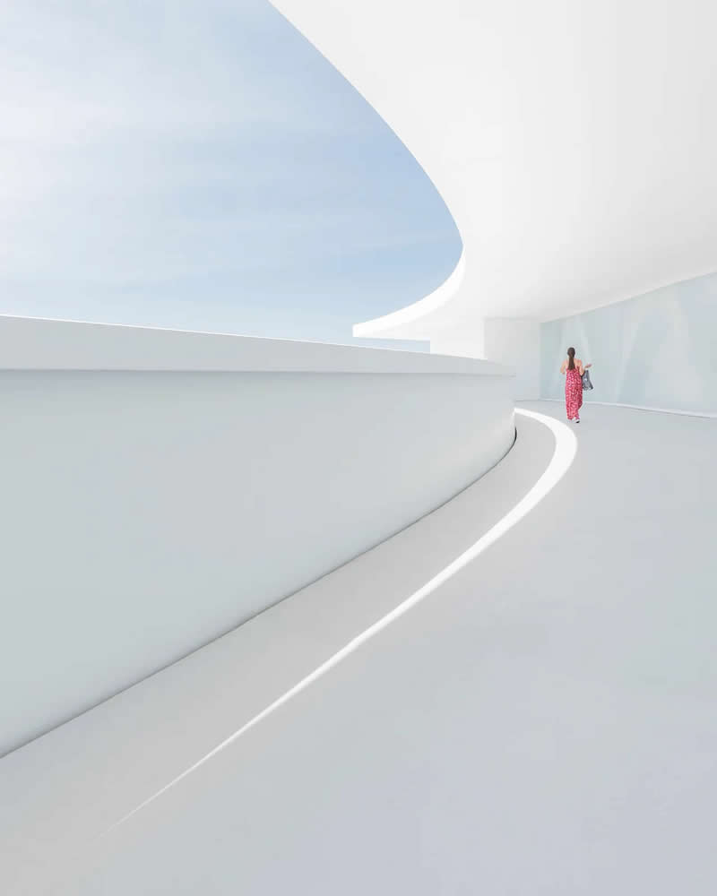Elegance by Abrahan Francisco - 2025 Minimalist Photography Awards Street Winners