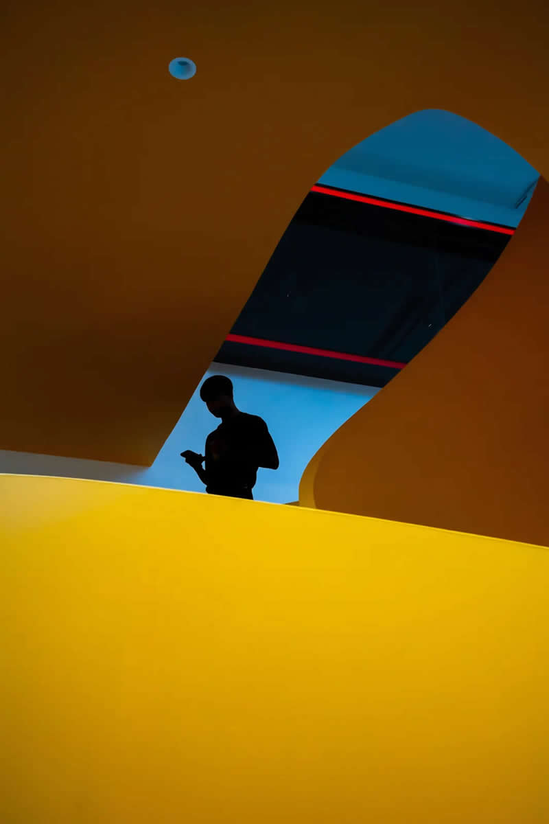 Yellow by Julachart Pleansanit - 2025 Minimalist Photography Awards Street Winners