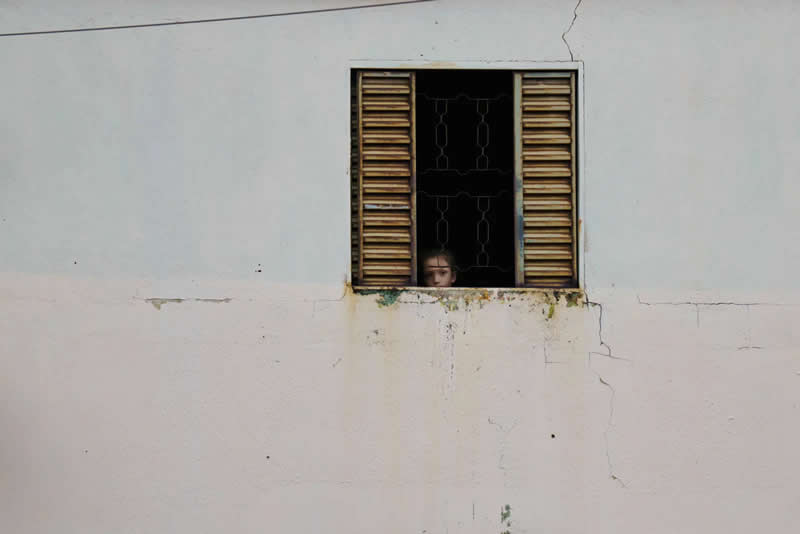 The Girl by Ricardo Abril Marinho - 2025 Minimalist Photography Awards Street Winners