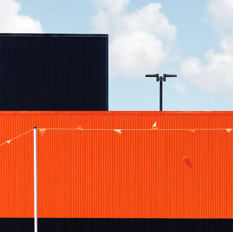 Mighty Orange by Dianne Kelsey - 2025 Minimalist Photography Awards Street Winners