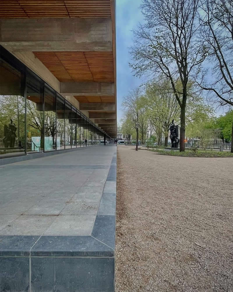 Playful Split View Photos by Rob Hoeijmakers