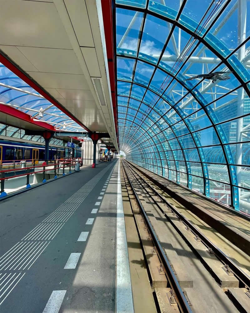 Playful Split View Photos by Rob Hoeijmakers