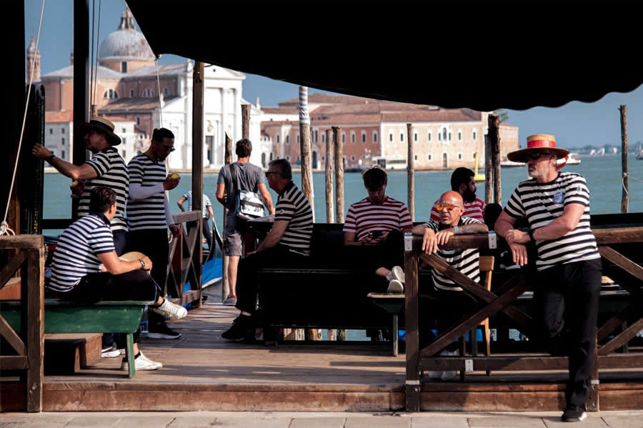 Striking Street Photography by Fabio Convertito
