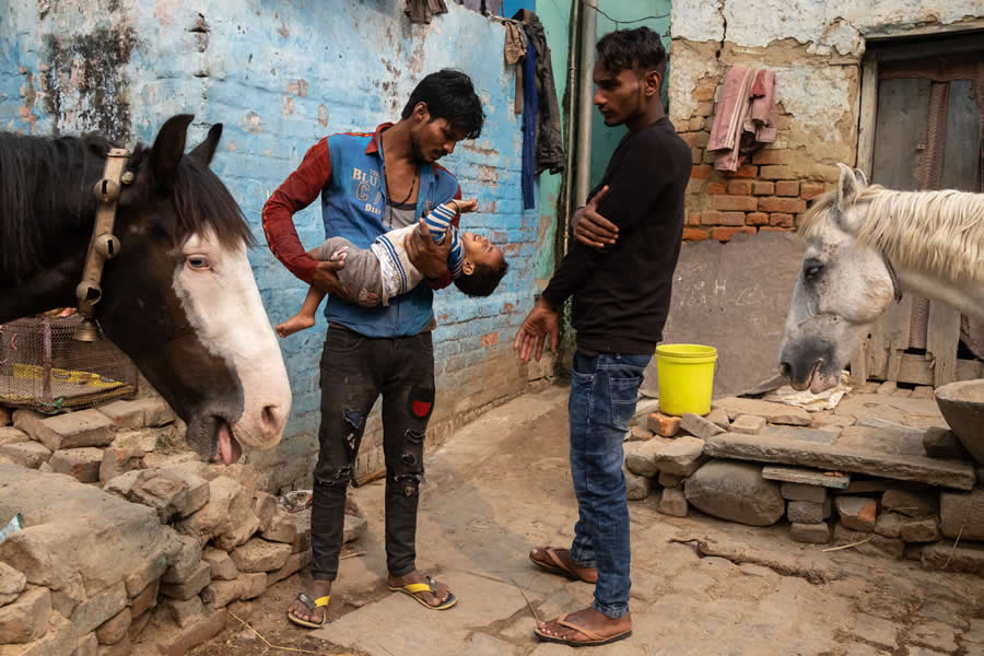 Inspiring Street Photography by Ora Buerkli