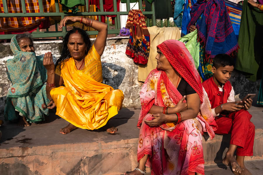 Inspiring Street Photography by Ora Buerkli