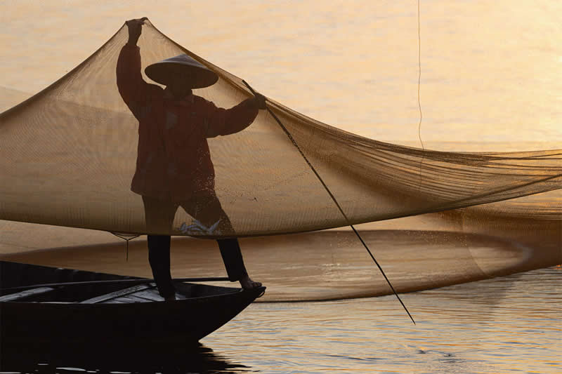 Beautiful Photos That Reveal the Spirit of Vietnam by Julian Elliott