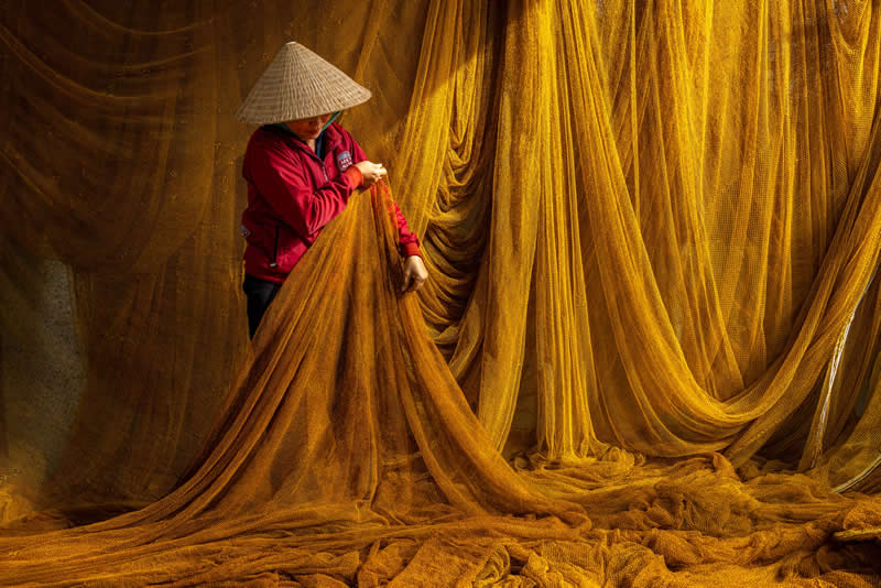 Beautiful Photos That Reveal the Spirit of Vietnam by Julian Elliott