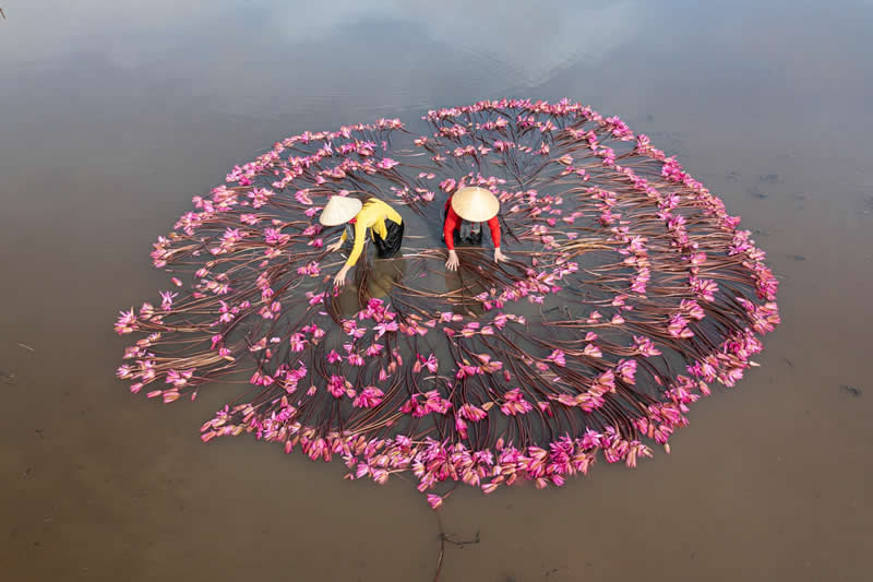Beautiful Photos That Reveal the Spirit of Vietnam by Julian Elliott