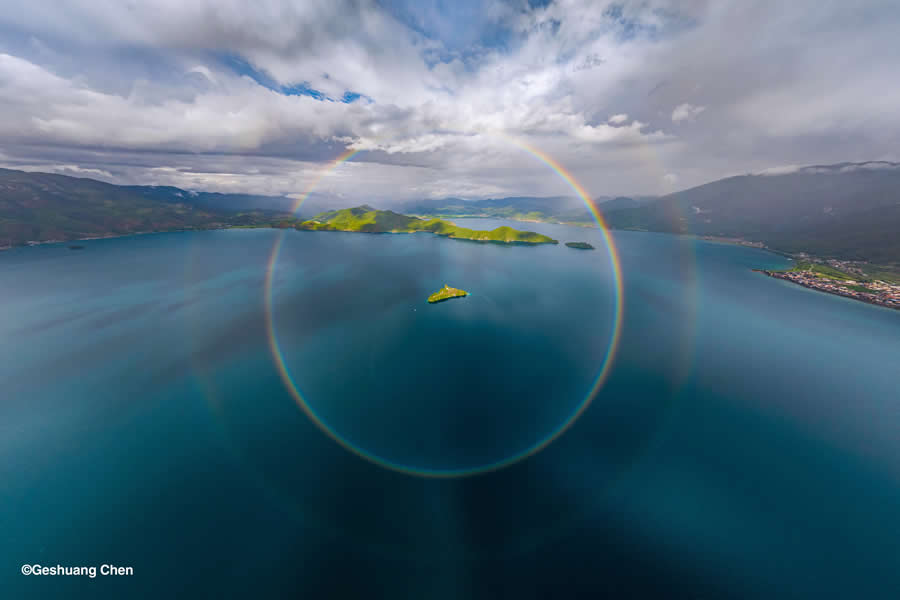 The Gorgeous Ring by Geshuang Chen