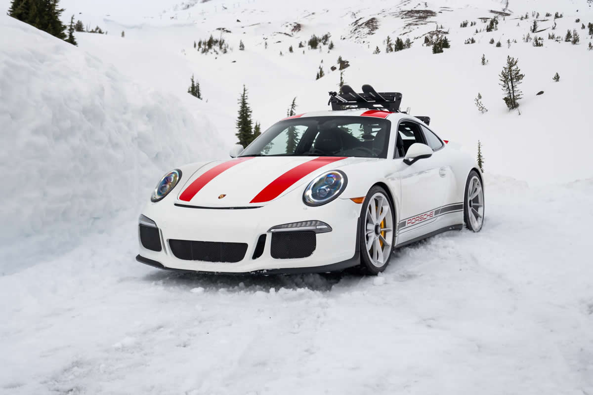 Winter Porsche Moments by Roman Basiuk