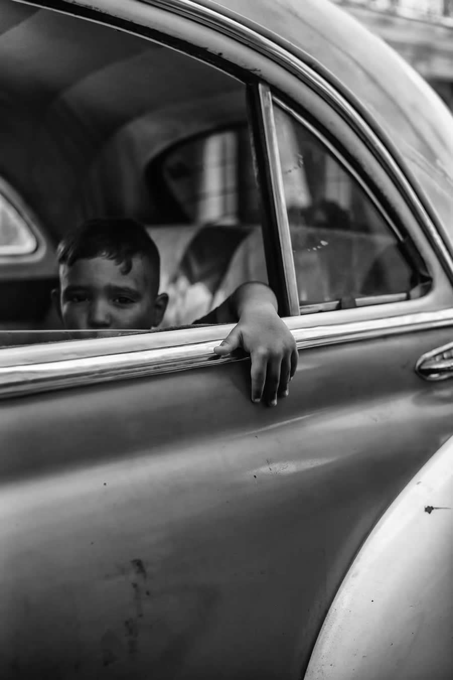 Powerful Black and White Photos by Luis Casadevall That Reveal the Soul of Cuba