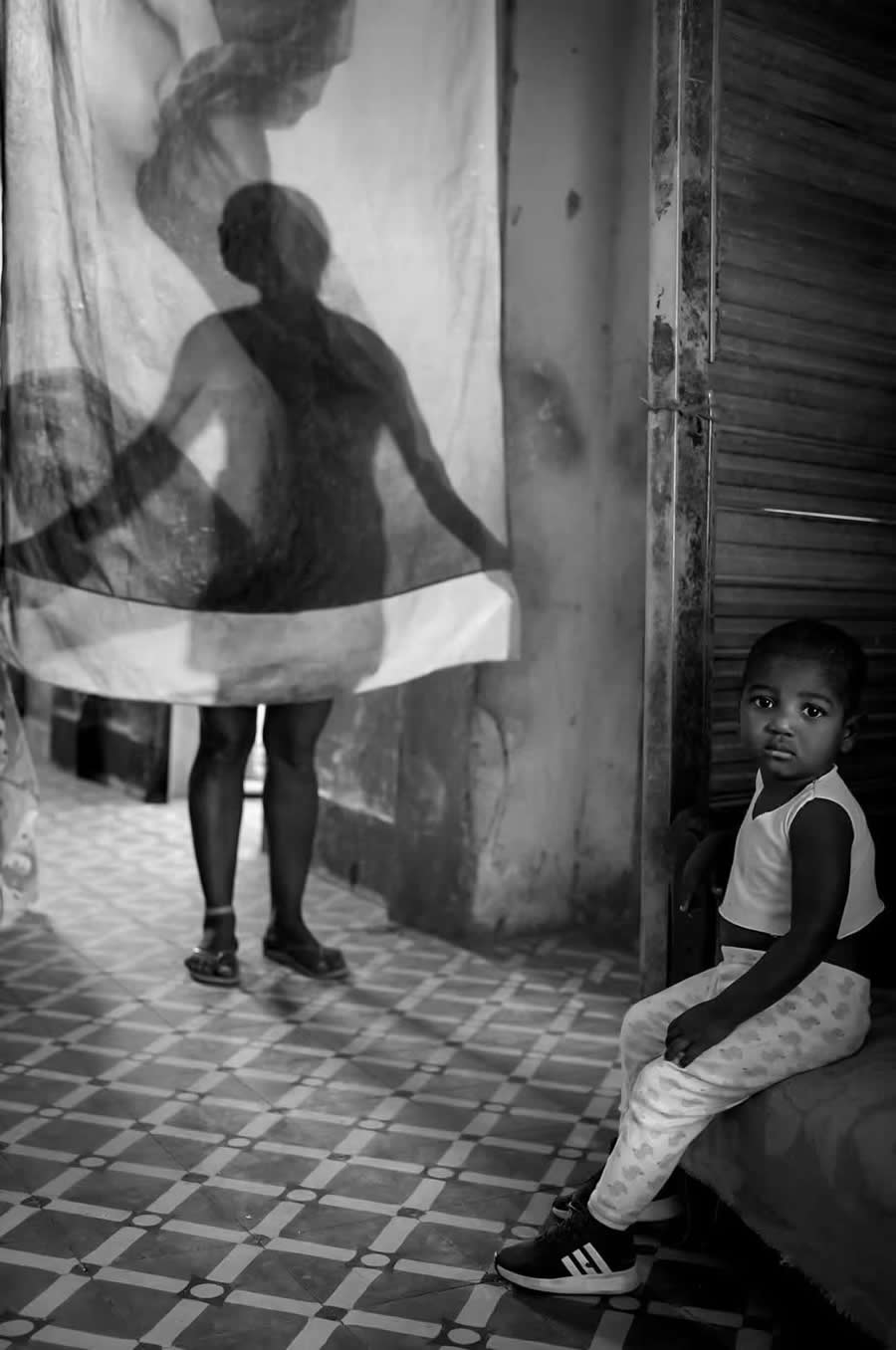 Powerful Black and White Photos by Luis Casadevall That Reveal the Soul of Cuba