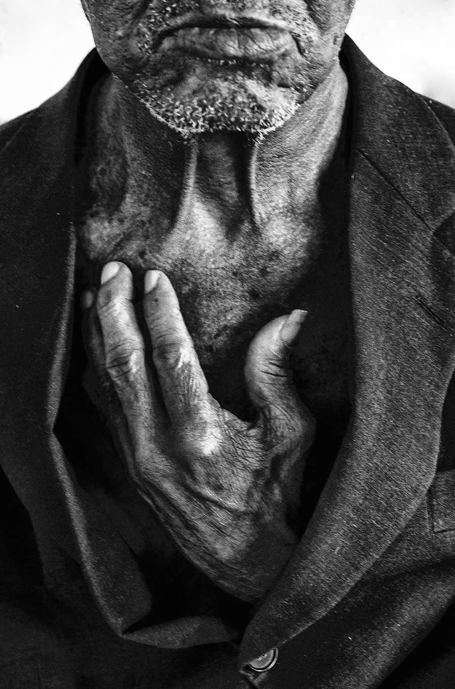 Powerful Black and White Photos by Luis Casadevall That Reveal the Soul of Cuba