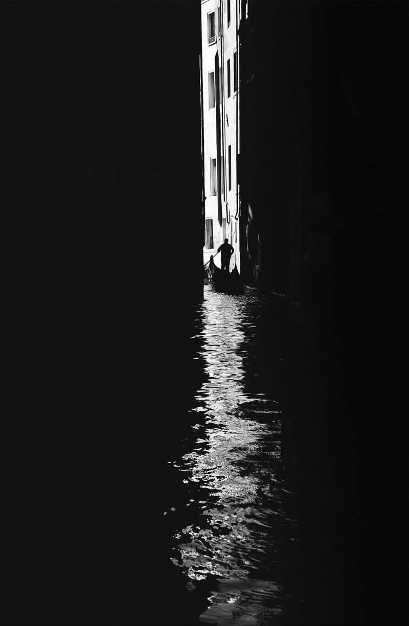 Black and White Street Photography by Selaru Ovidiu