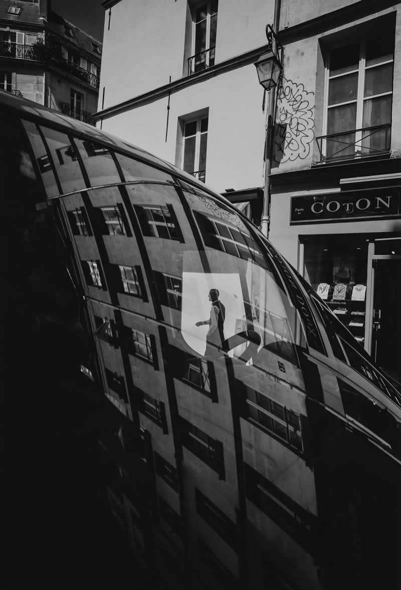 Black and White Street Photography by Selaru Ovidiu