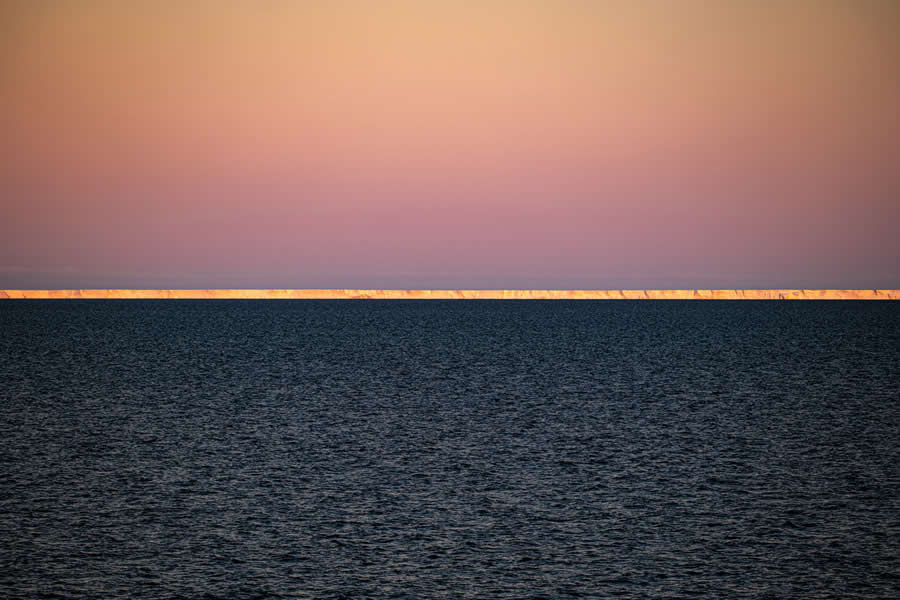Minimalistic triad by David Menzel - 2025 European Wildlife Photographer of the Year Awards