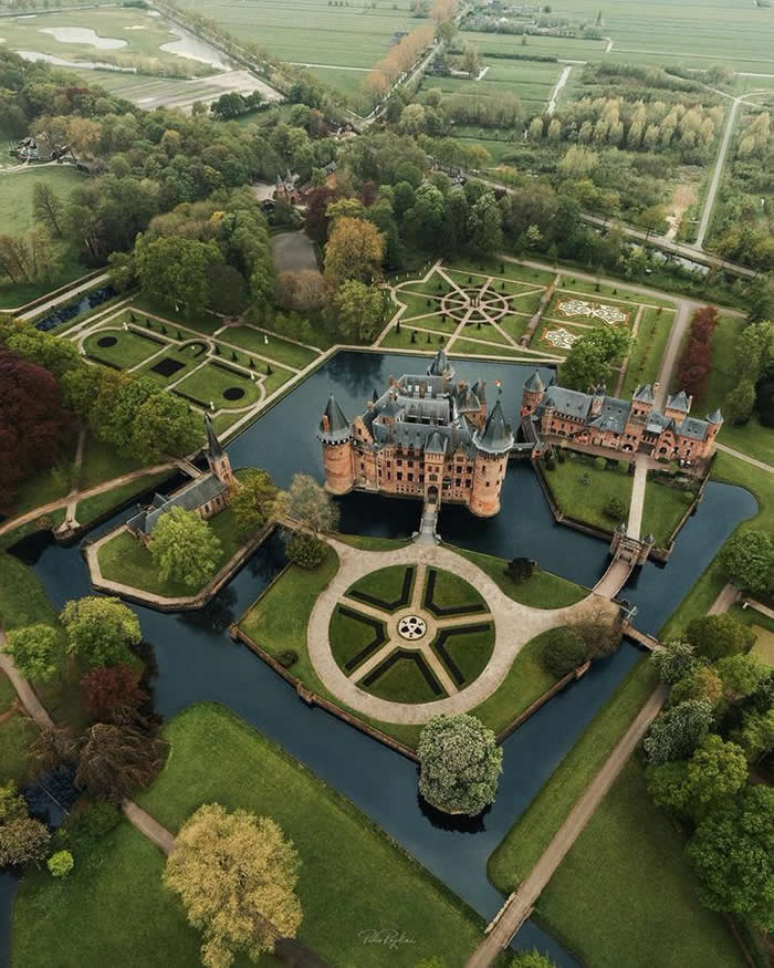 This is Castle de Haar — reconstructed just 113 years ago. It remains the largest castle in the Netherlands. - Hidden Beauty of Our World