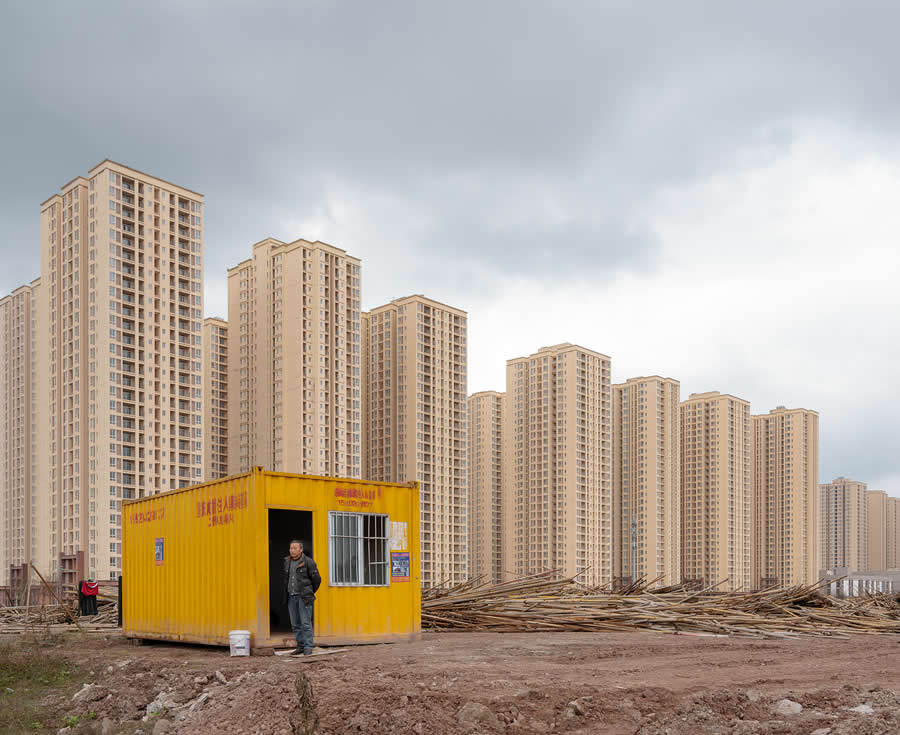 Urban and Rural by Tu Ximeng, China - LensCulture Street Photography Awards 2025 Winners