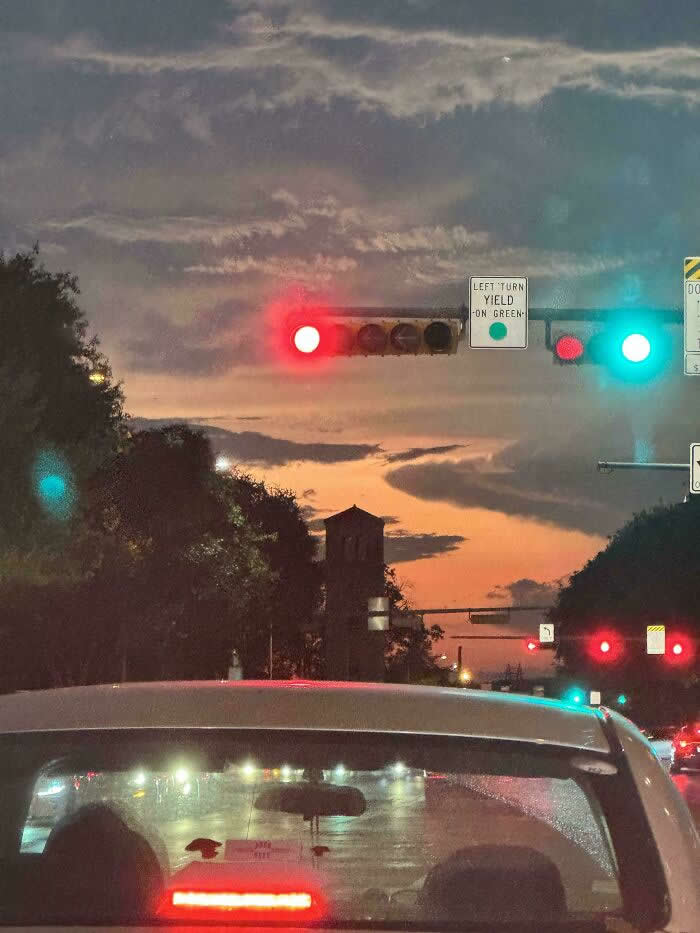 Sky Looked Like A River - Mind-Bending Photos You Won’t Believe