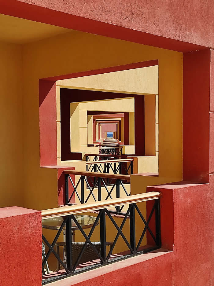 Balcon-And-On-And-On-And-On-And-On-And-Ony - Mind-Bending Photos You Won’t Believe