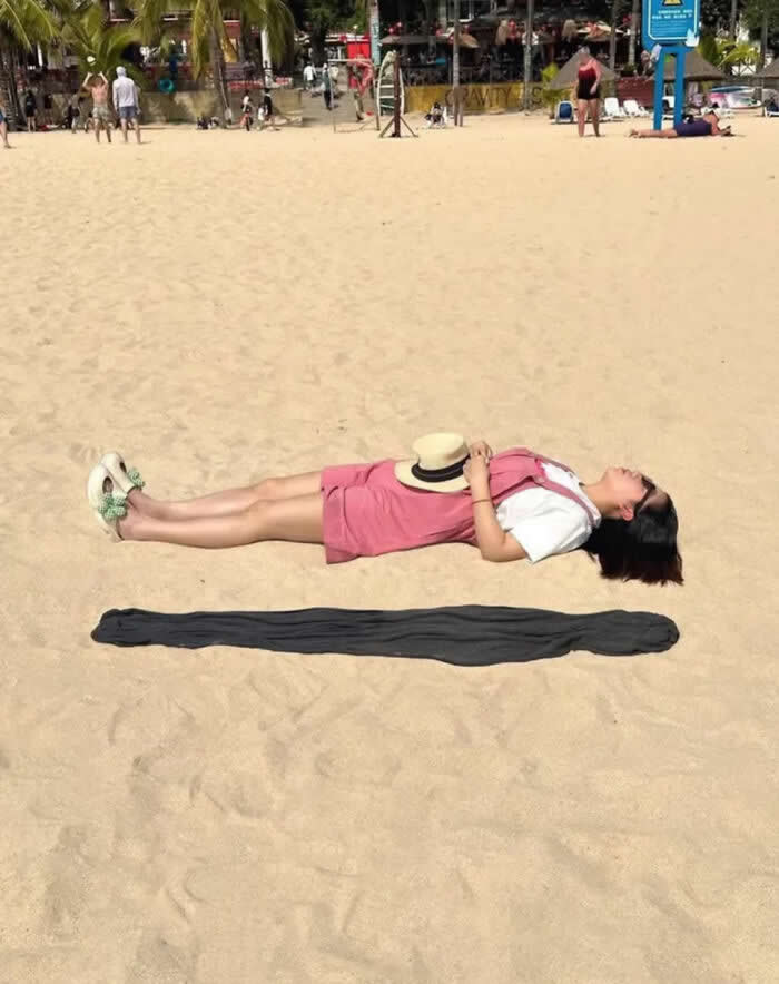 Floating Woman - Mind-Bending Photos You Won’t Believe