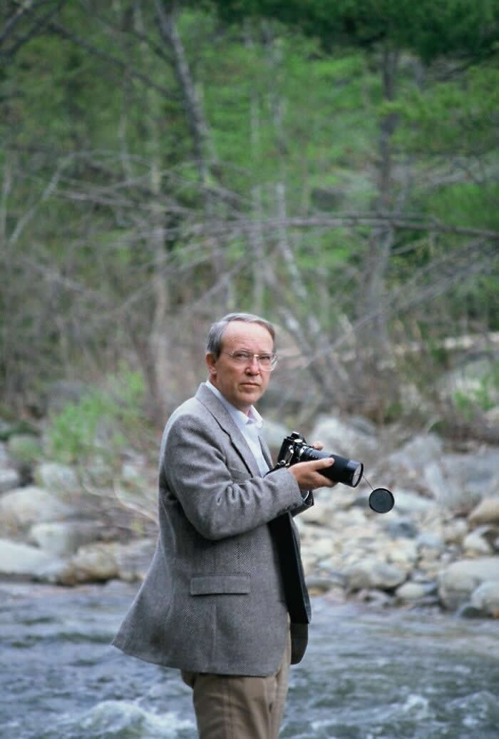 On Vacation With My Dad In 1984 – When Guys Would Wear Sports Jackets On Vacation, Even If You Were Out In The Woods - Throwback Vacation Photos Goold Old Days